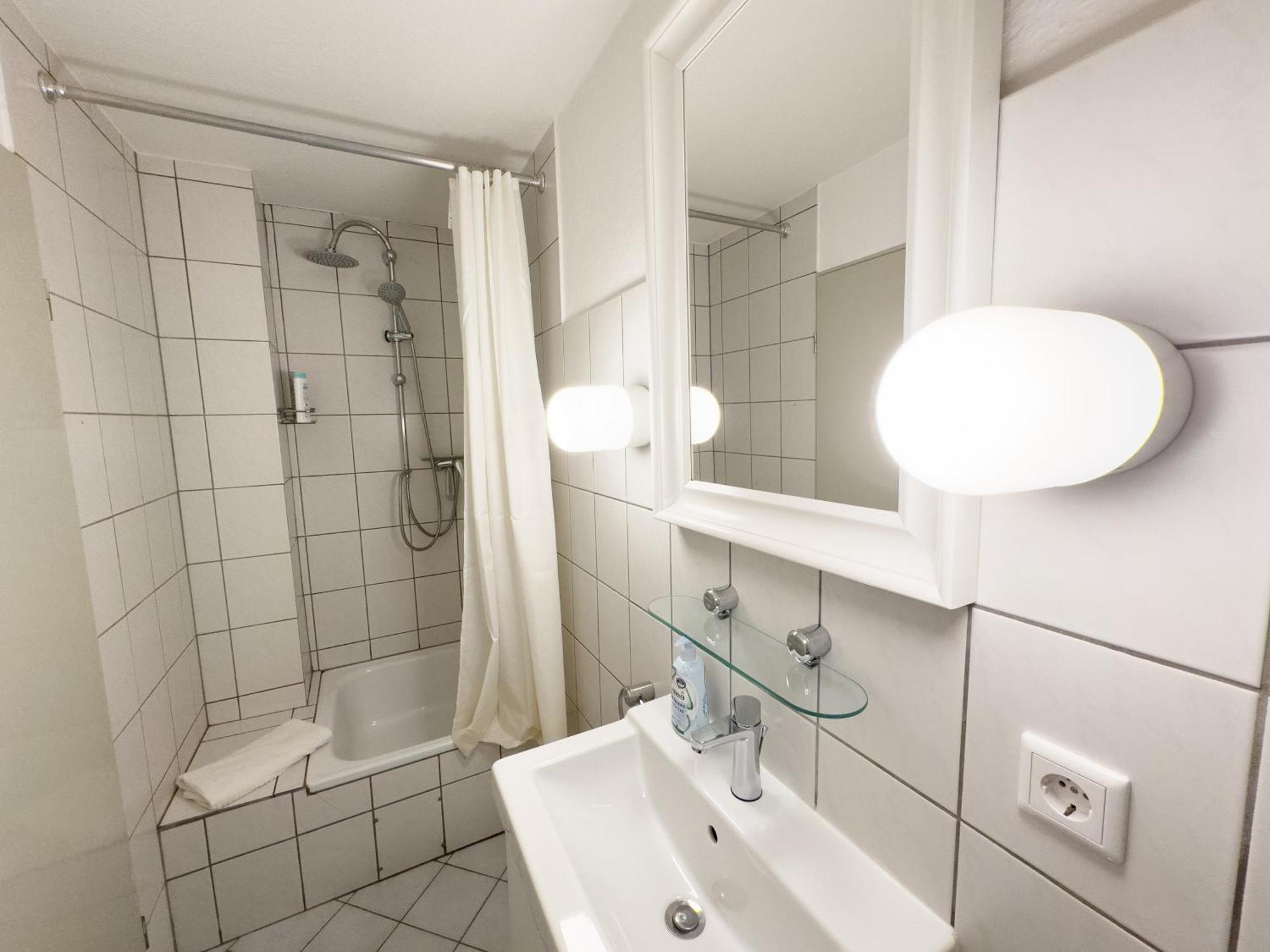 Schoene Wohnung Fuer 4 Gaeste An Der Eilenriede Mit Kostenlosen Parkplaetzen 하노버 외부 사진
